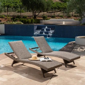 Seagrass Woven Chaise Lounge with Wheels - Stu's Home Improvement Outlet