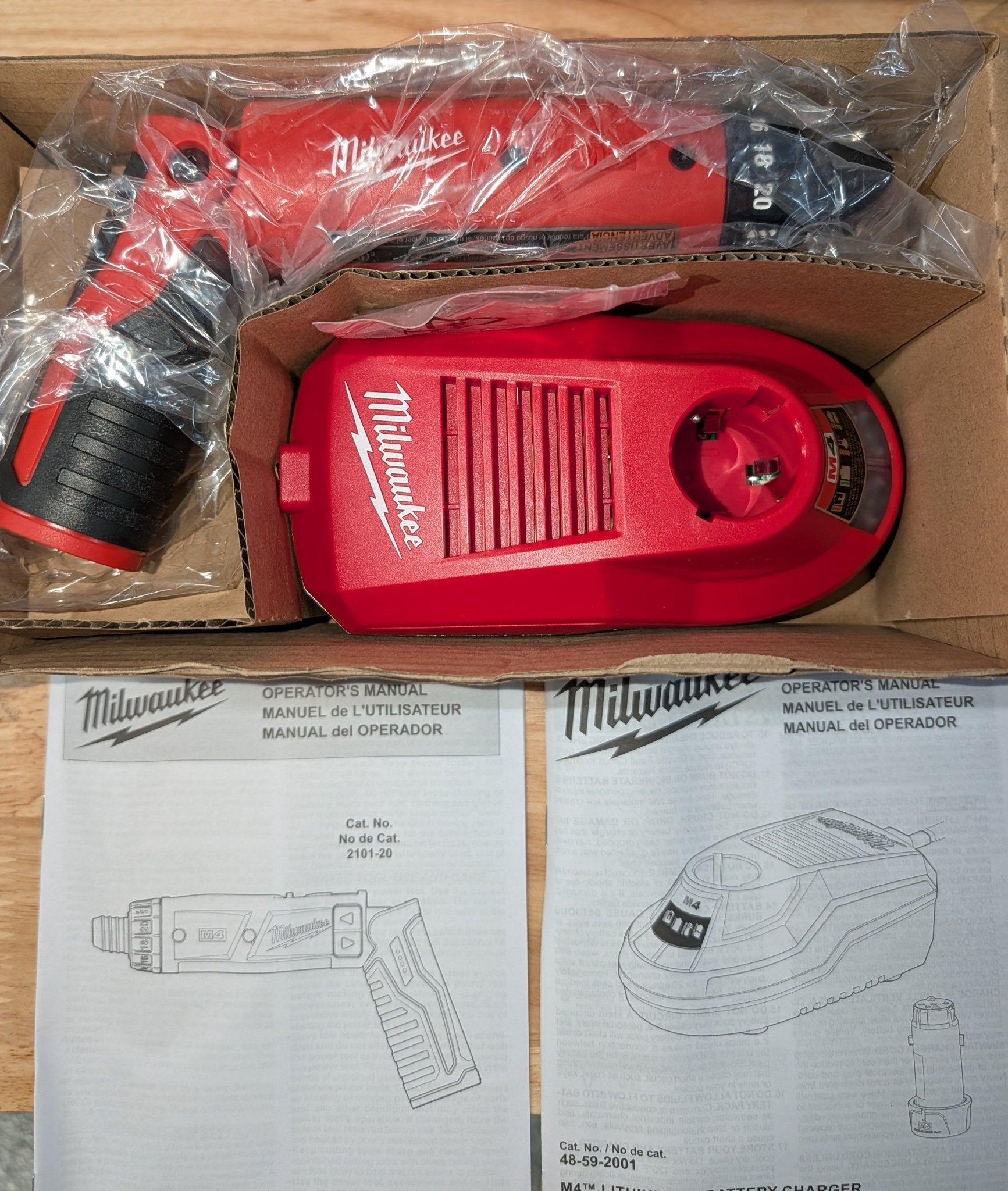Milwaukee M4 4V Lithium - Ion Cordless 1/4 in. Hex Screwdriver 2 - Battery Kit - Stu's Home Improvement Outlet