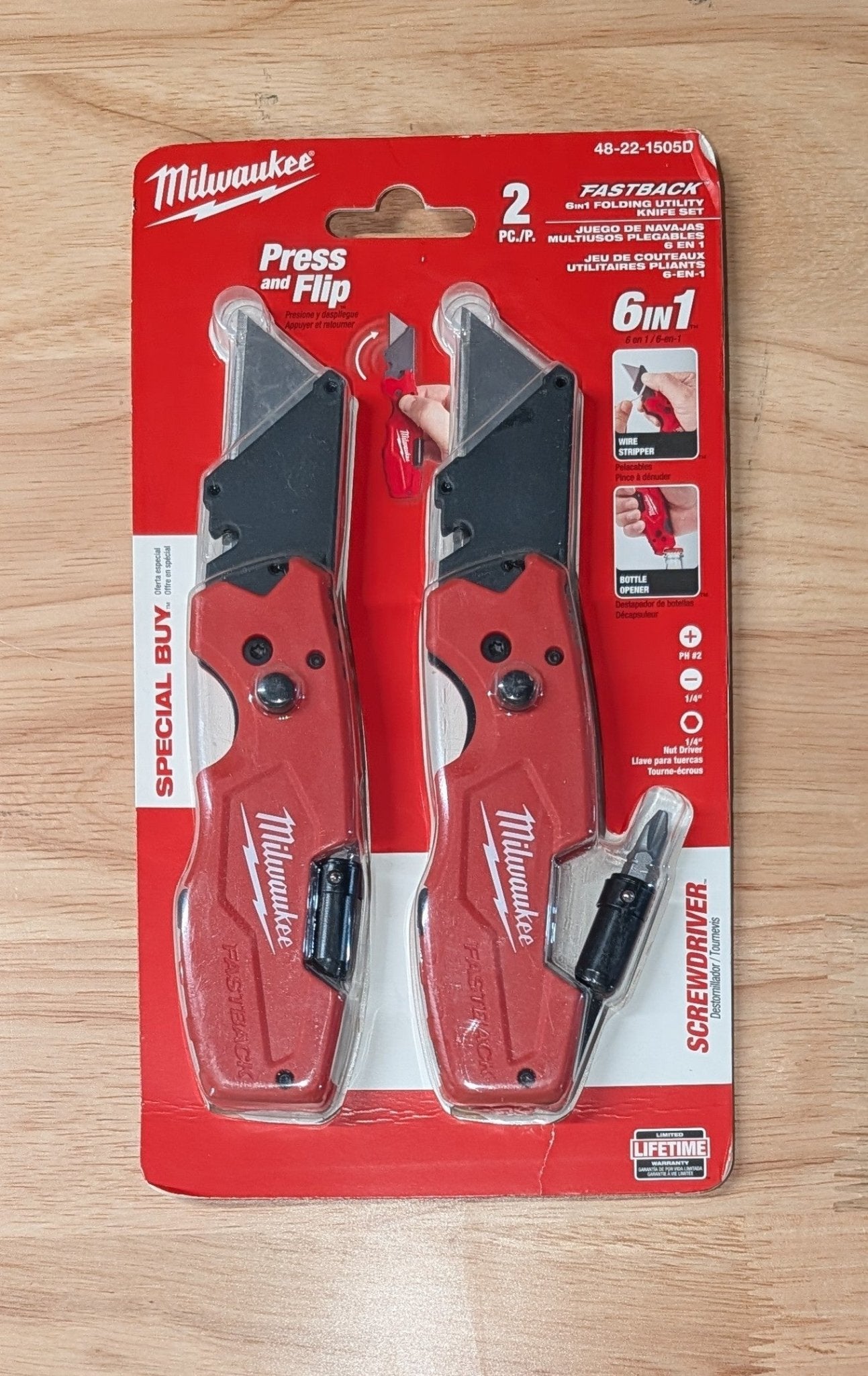 Milwaukee FASTBACK 6 - in - 1 Folding Utility Knives with General Purpose Blade (2 - Pack) - Stu's Home Improvement Outlet
