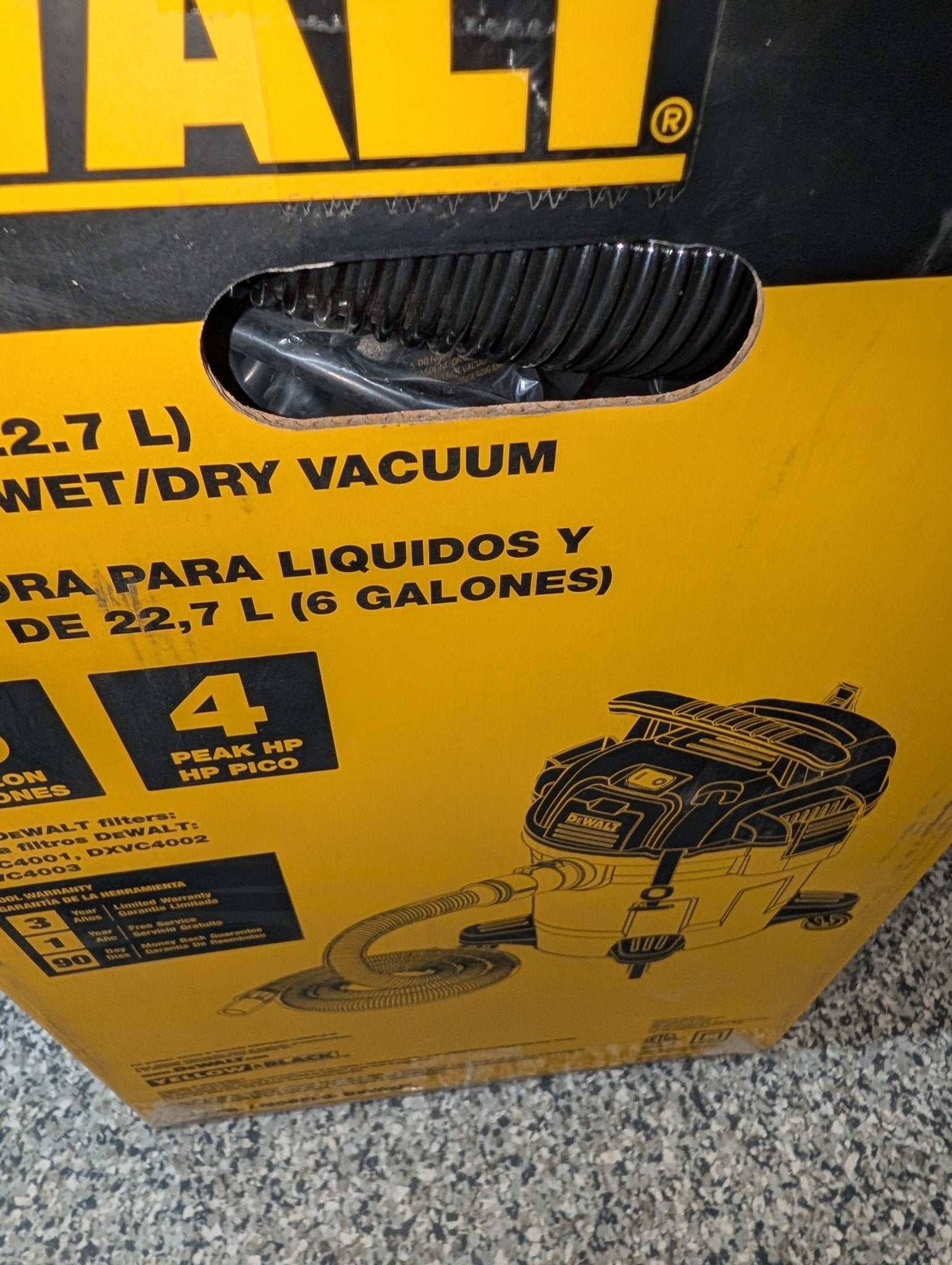 6 Gal. 4.0 HP Poly Wet/Dry Vacuum with Hose and Accessories - Stu's Home Improvement Outlet