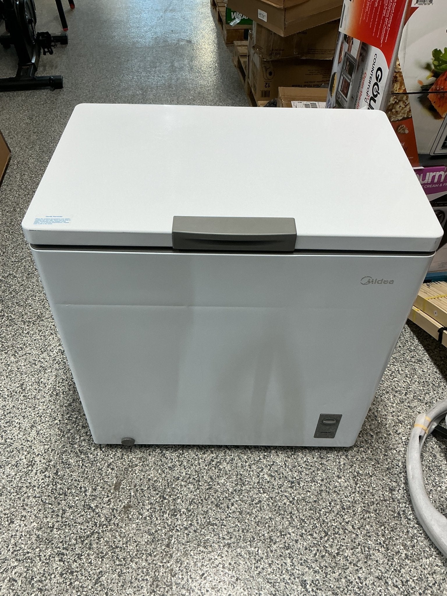 midea 7.0 chest freezer (mrc07m8aww) - Stu's Home Improvement Outlet
