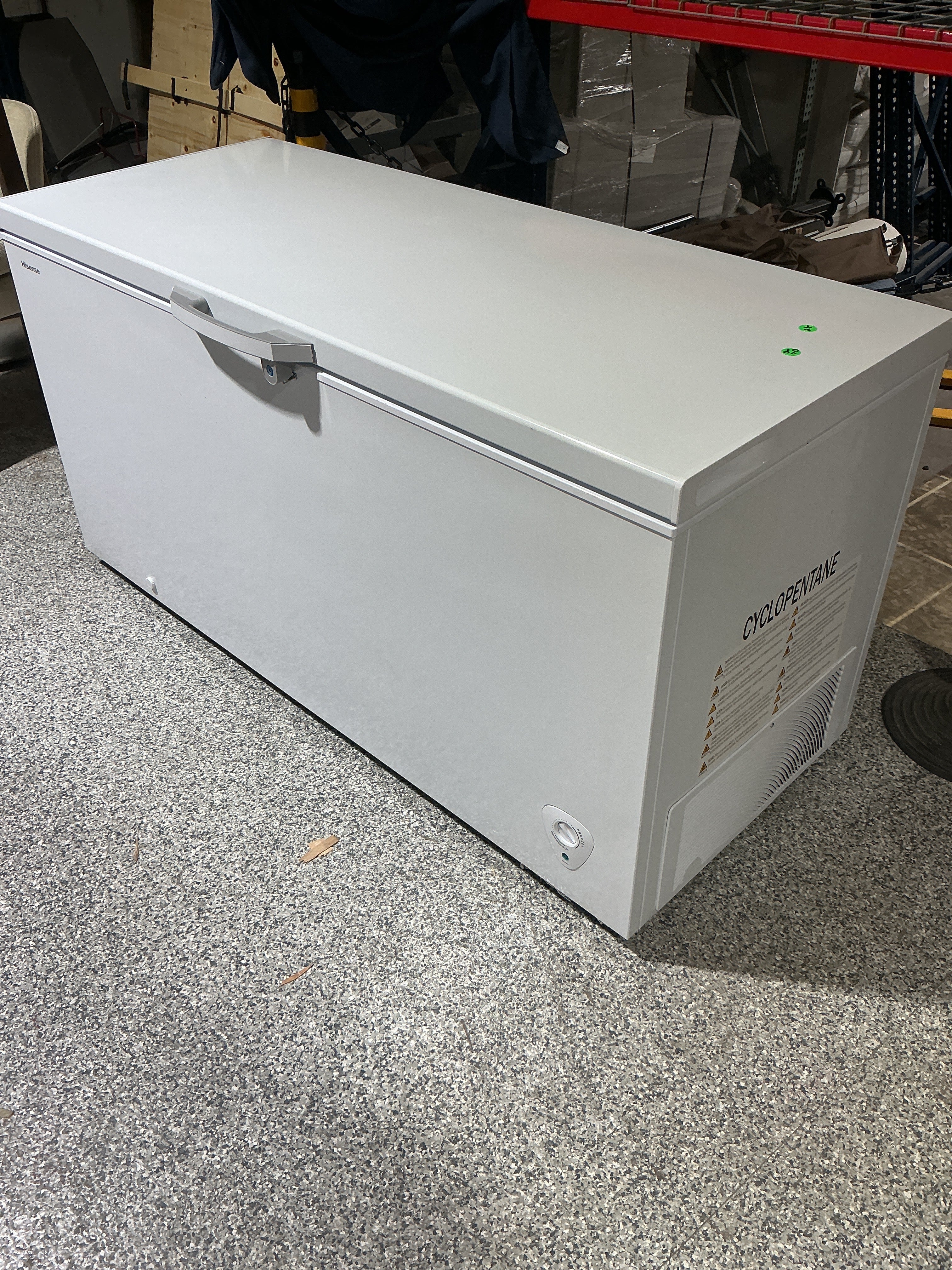 Hisense 17.7 Cu. Ft. Chest Freezer (CFC177M6AWD)