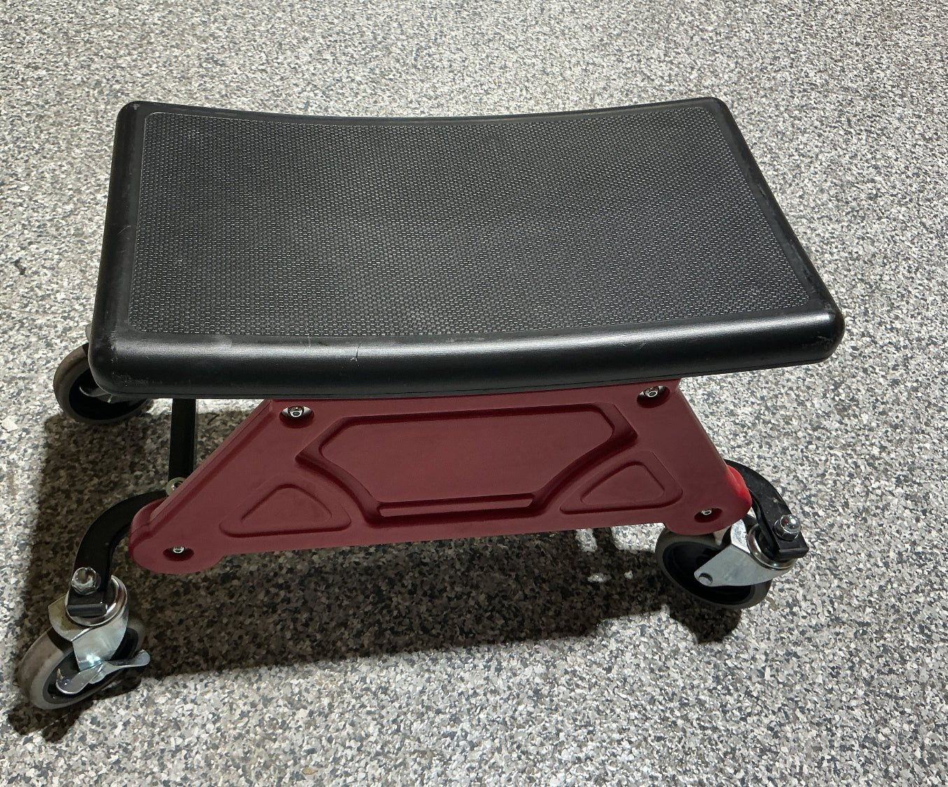 Powerbuilt Heavy Duty Rolling Seat - Stu's Home Improvement Outlet