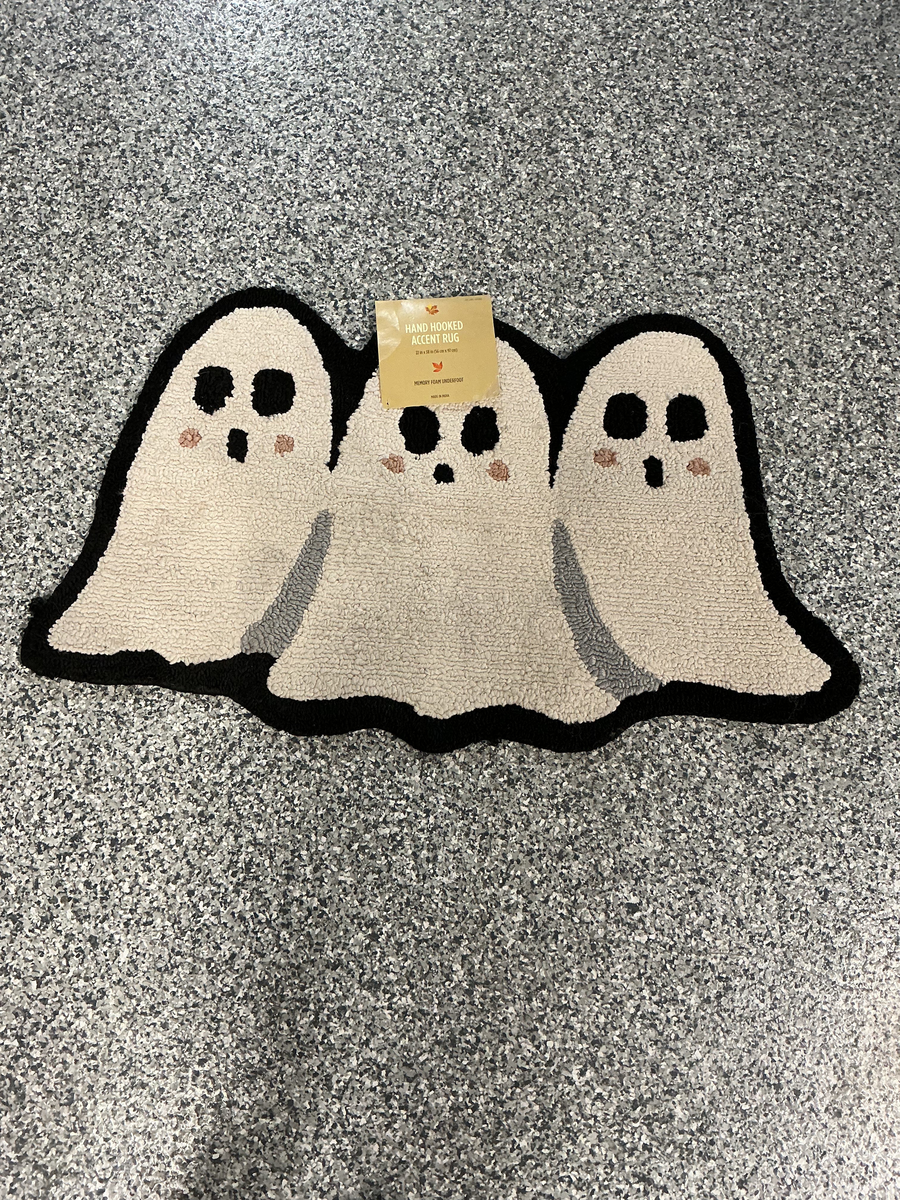 3 Ghost Accent Rug
