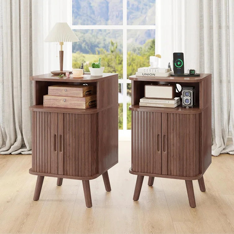 Wood Nightstands Set With Charging Station, Mid Century Modern End Side Table With Sliding Doors, Fluted Bedside Table, Walnut/Natural Oak (Set of 2)