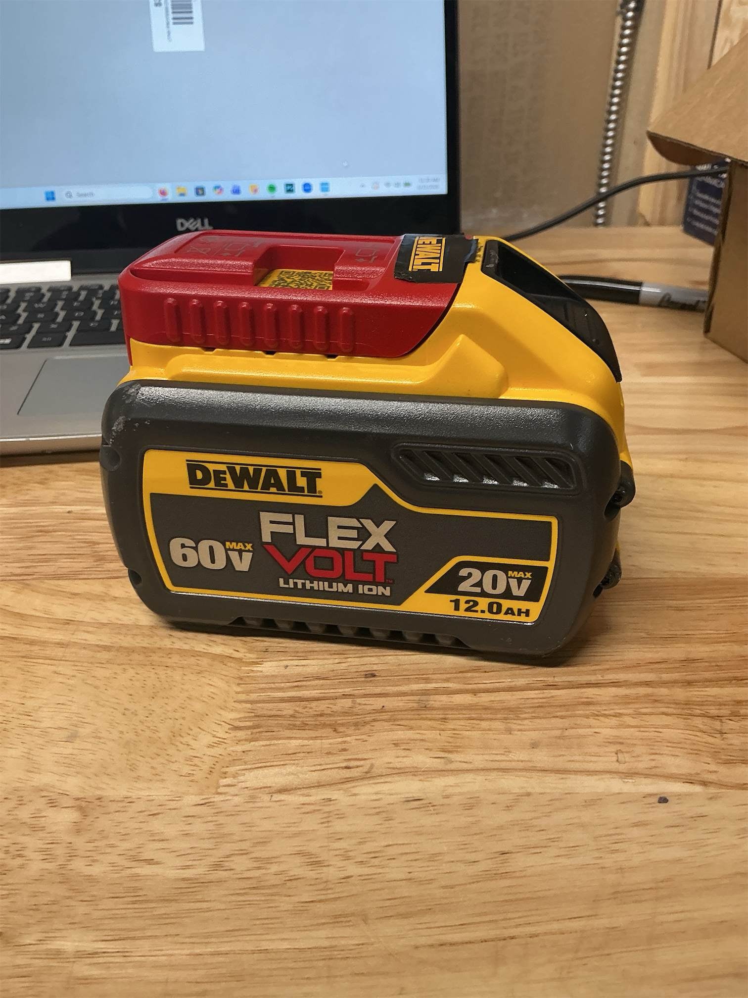 DEWALT FLEXVOLT 20V/60V MAX* Battery, 12.0-Ah (DCB612)