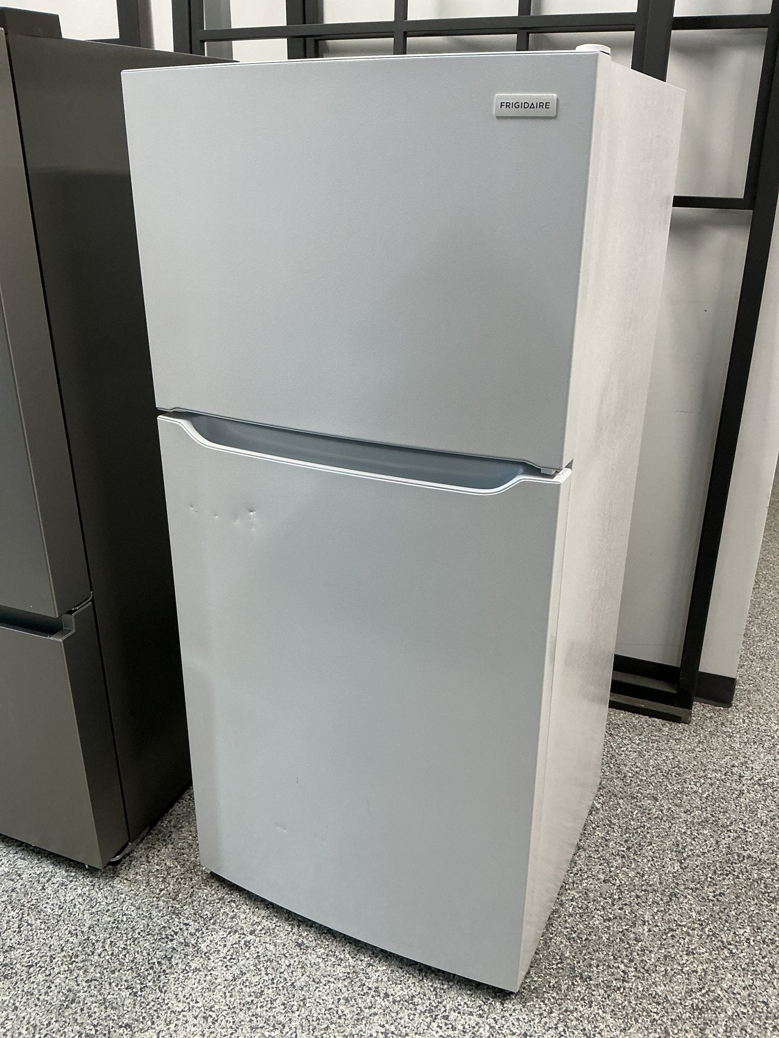 Frigidaire 18.2 cu. ft. Top Freezer Refrigerator in White (FFTR1814WW) - Stu's Home Improvement Outlet