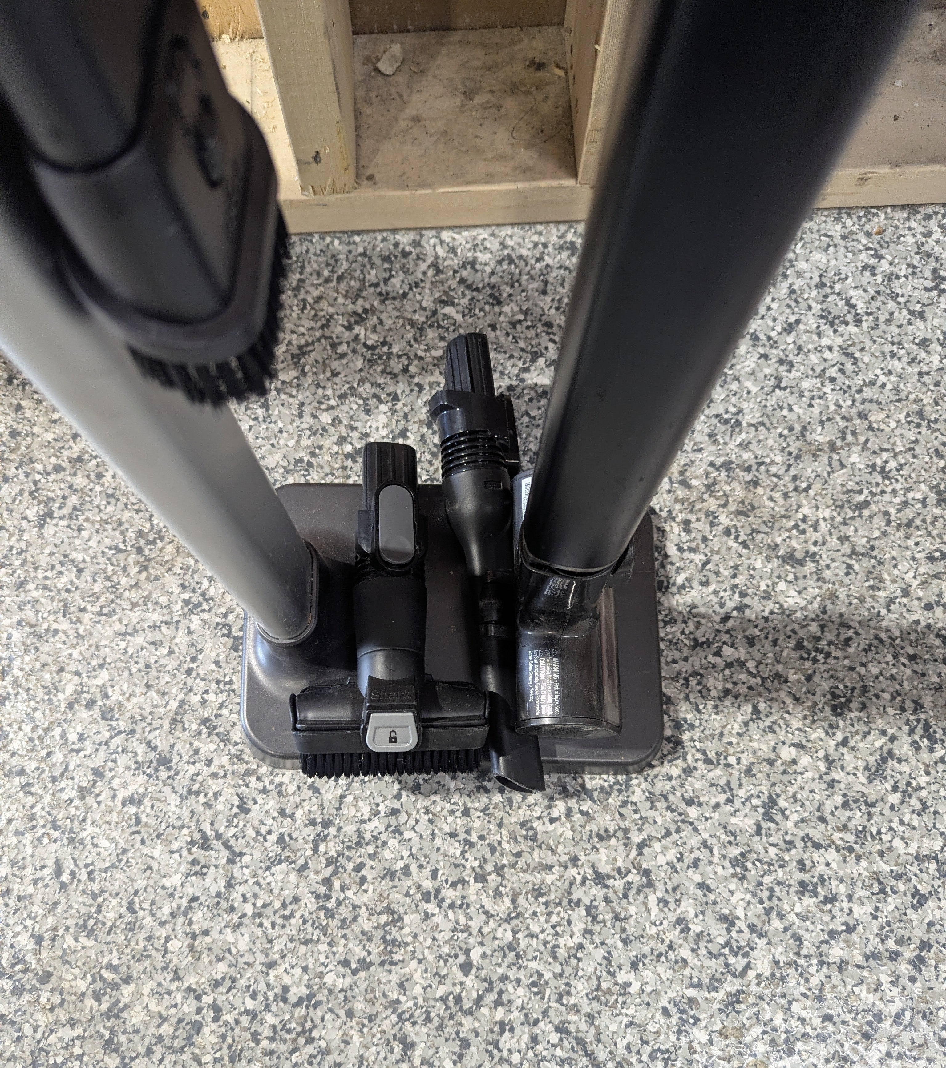 LG CordZero Kompressor Cordless Stick Vacuum with Dual Floor Max Nozzle