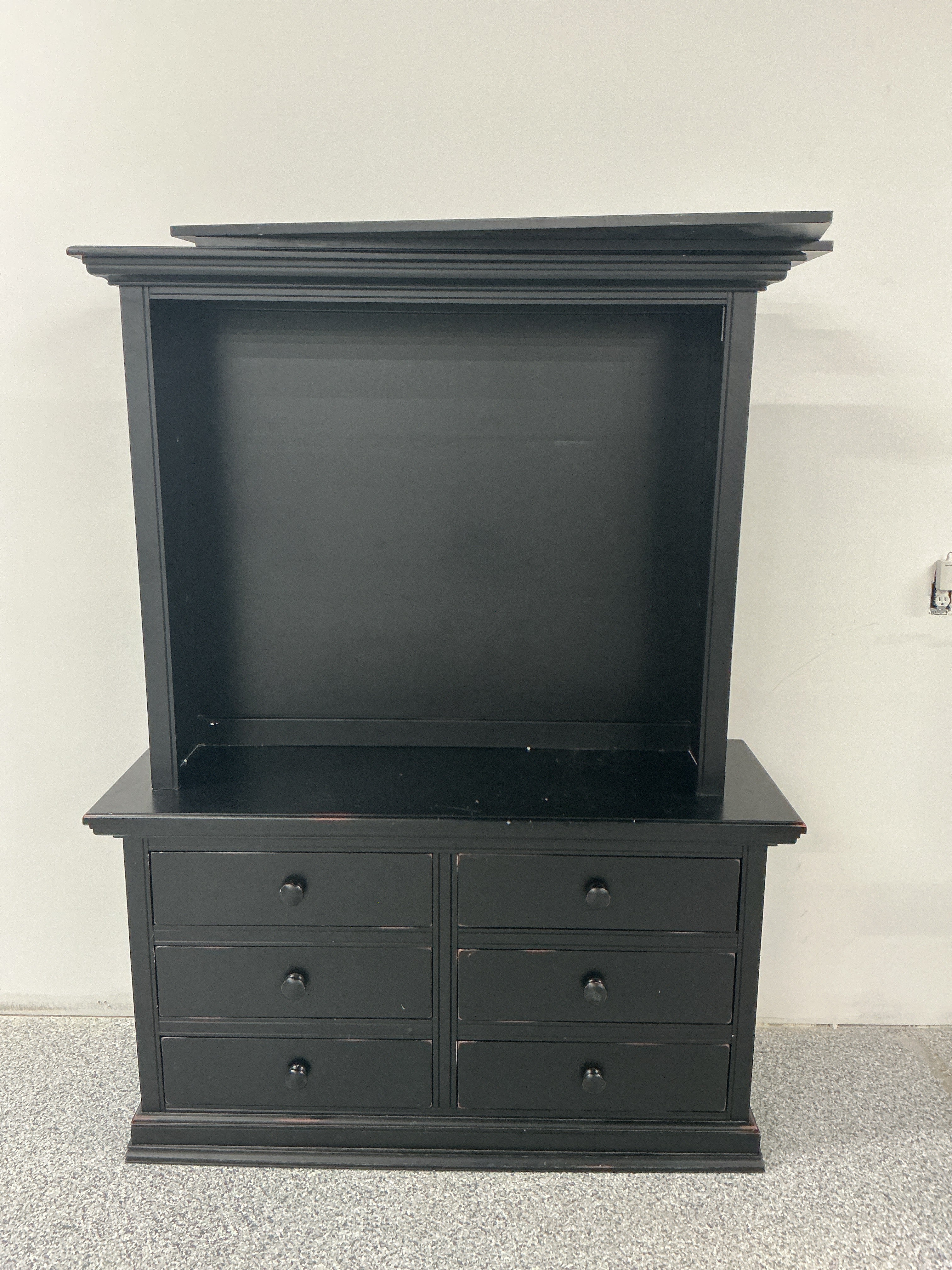 Chest with top shelves