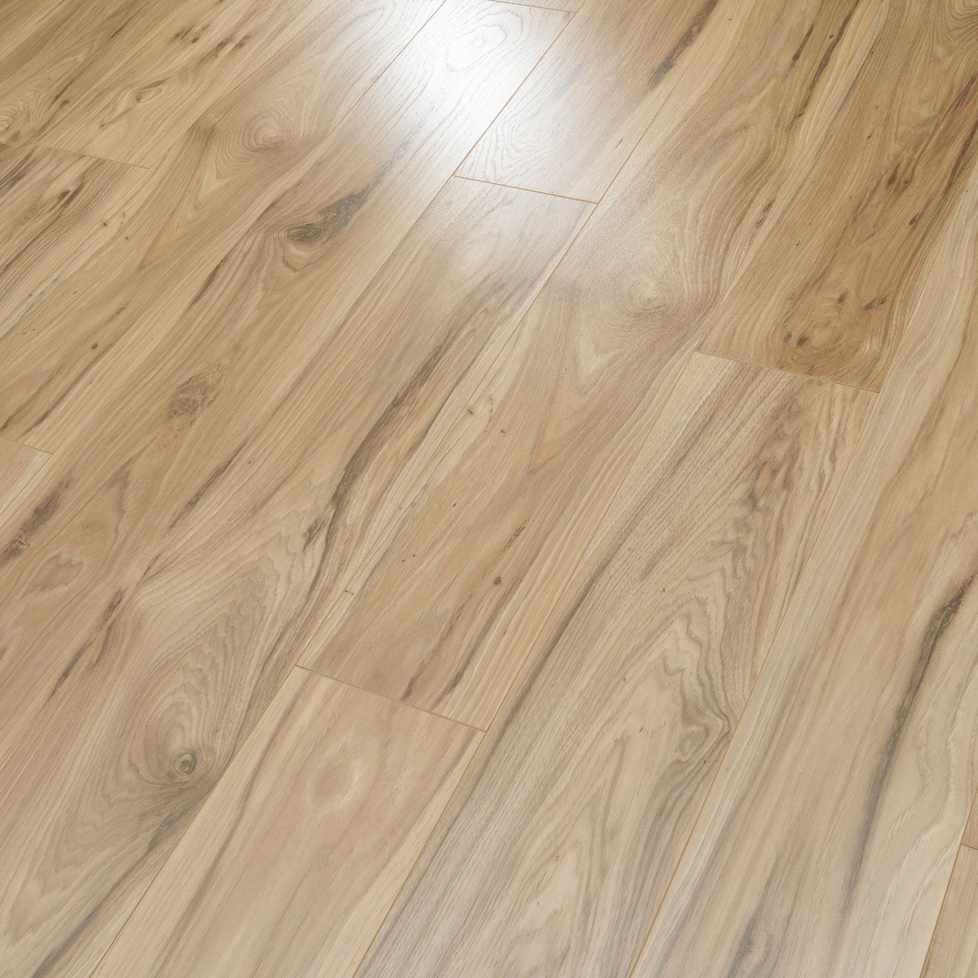 Mohawk Hybrid Laminate Landfall Scraped Oak Flooring ridgeway hickory (18.14 sq ft/ctn) - Stu's Home Improvement Outlet