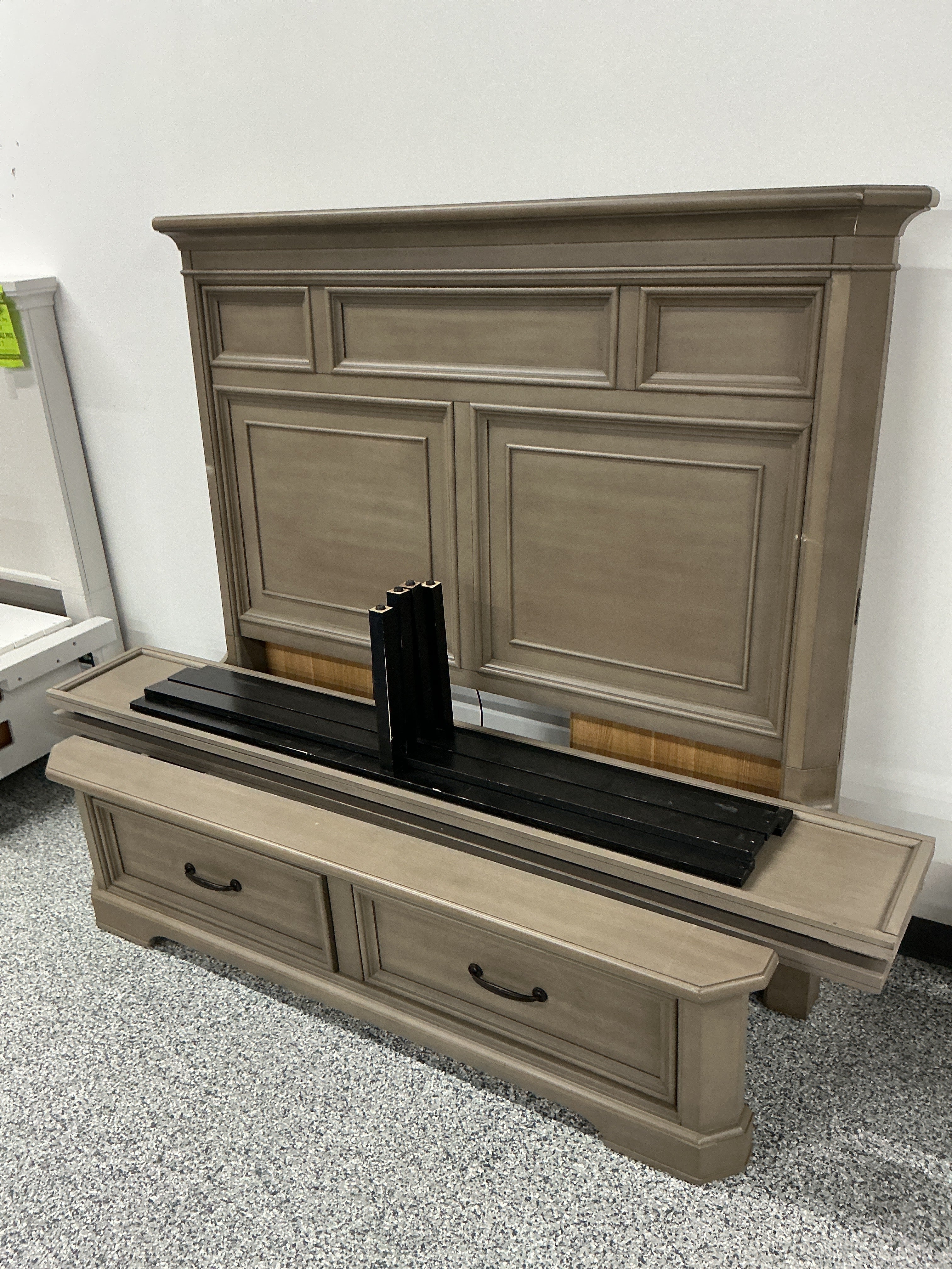 Catalina Creek Queen Panel Bed