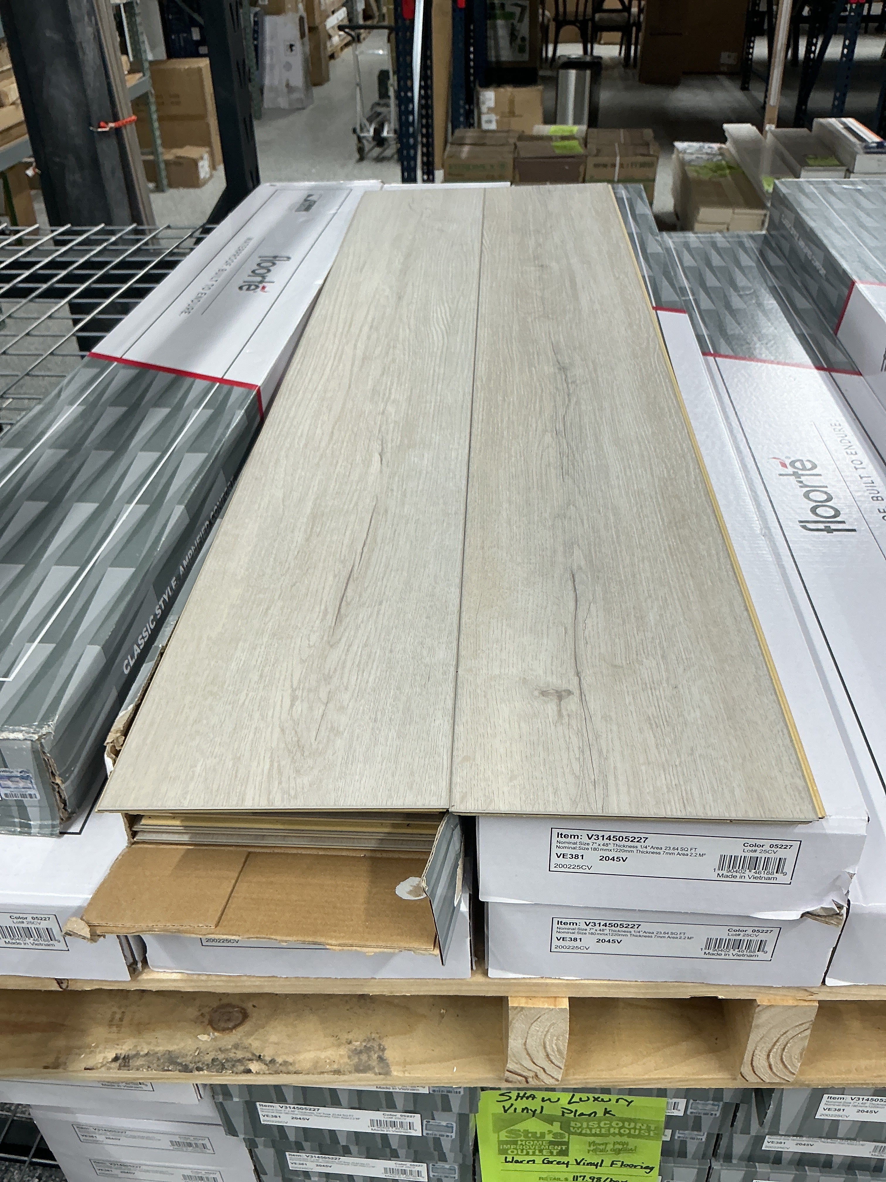 Warm Grey Vinyl Flooring 05227