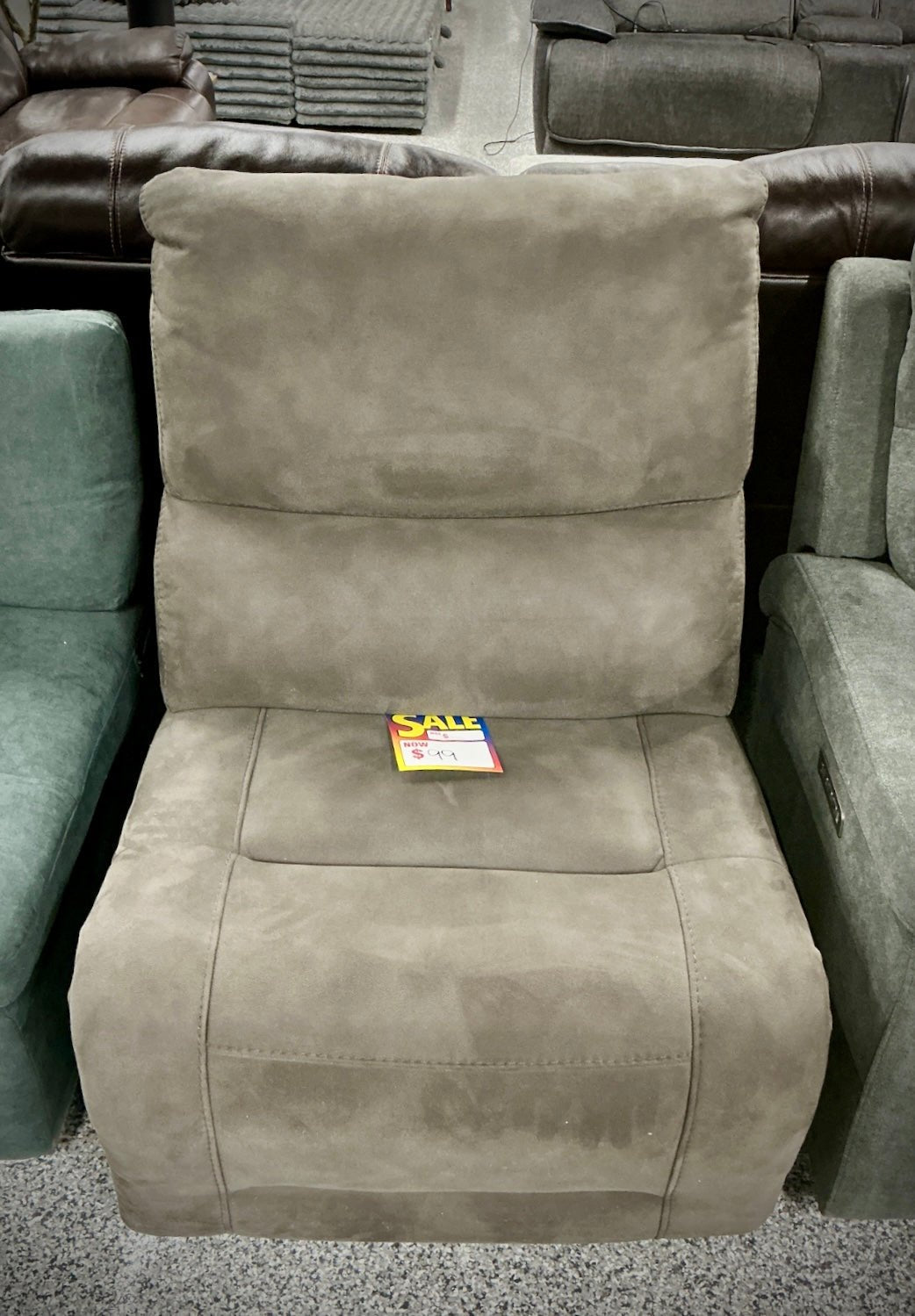 Sectional Middle Seat - Stu's Home Improvement Outlet