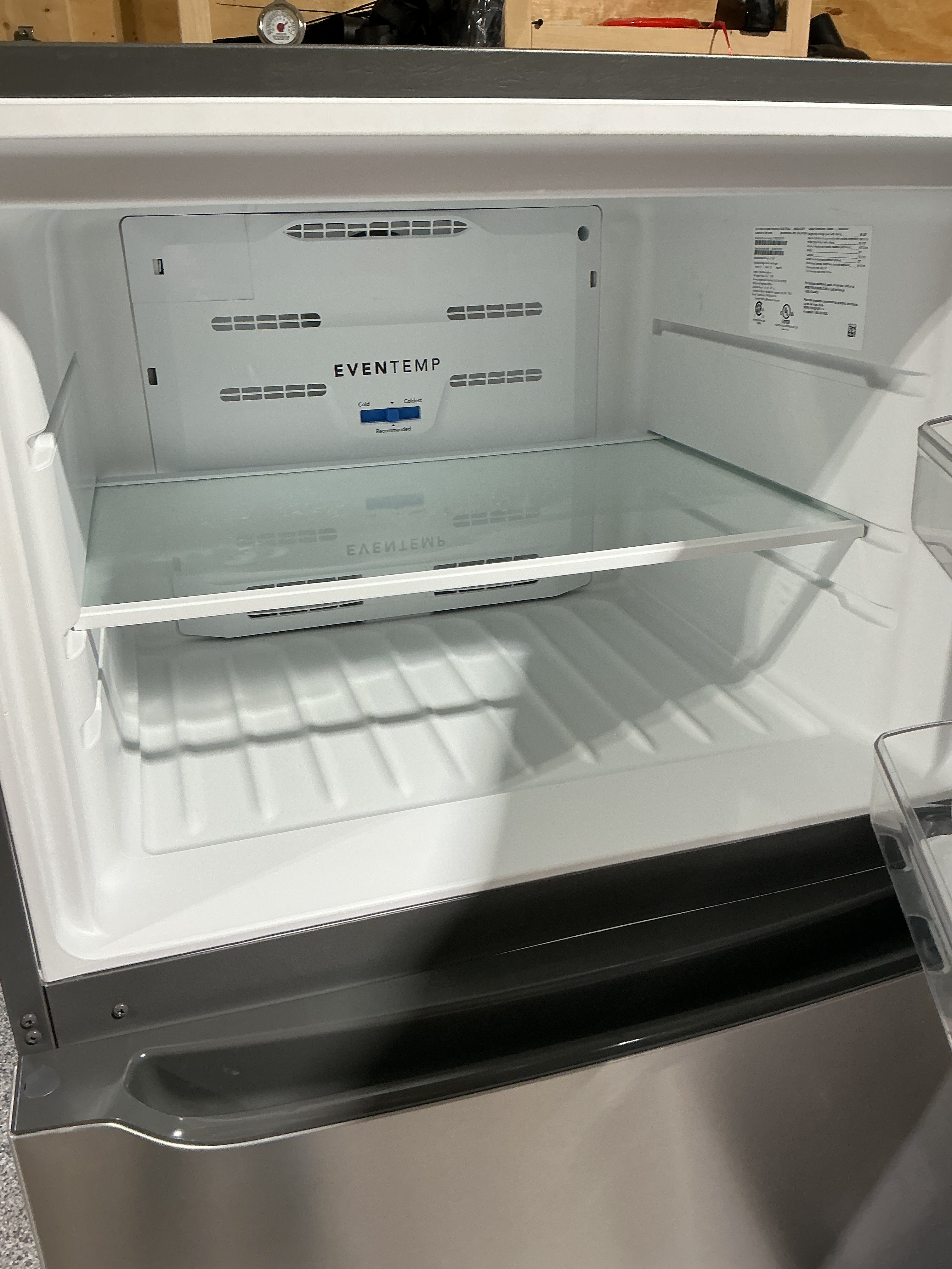 Frigidaire 20-cu ft Standard-Depth 30-in Wide Top-Freezer Refrigerator ( Fingerprint Resistant Stainless Steel ) Garage Ready (LFTR2045VF)