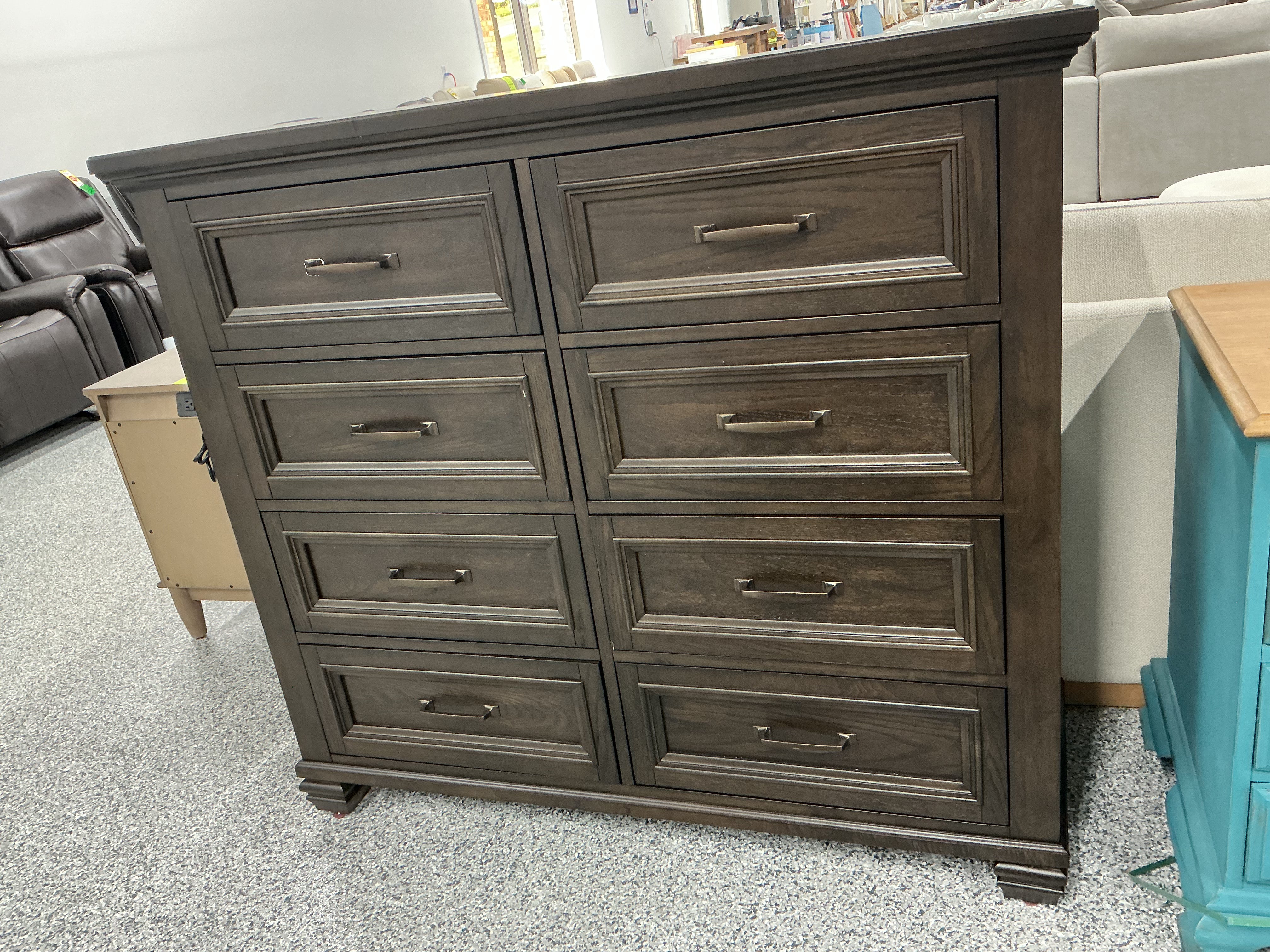 8 Drawer Dresser