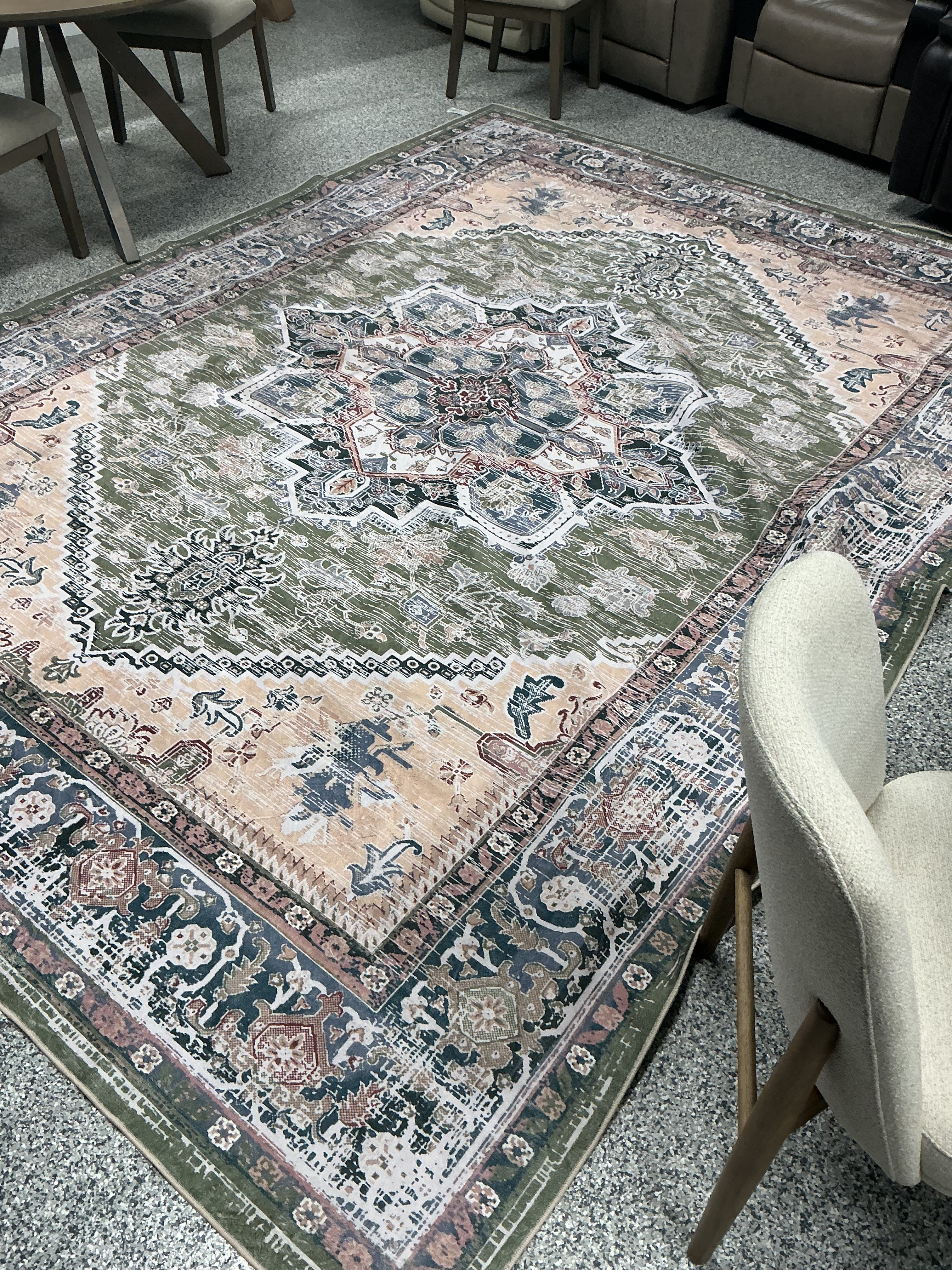 7 ft x 10 ft rug