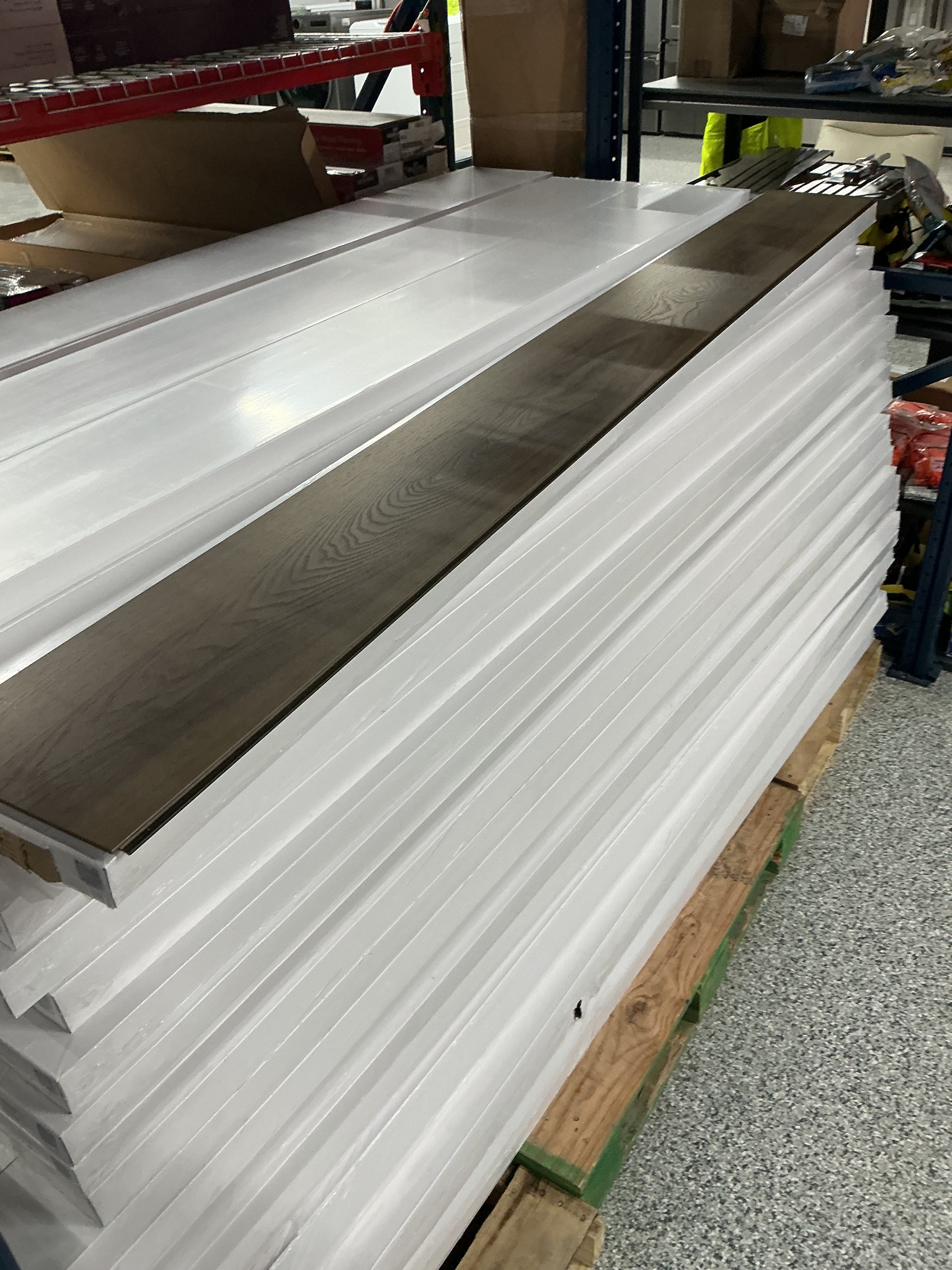 Shaw Flooring Wood ez snap flooring 21.79 Sq Ft a box