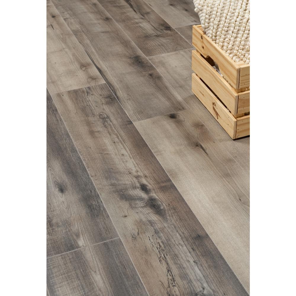 Abottsbury Maple 7 mm T x 8 in. W Laminate Wood Flooring (23.91 sq. ft./case)