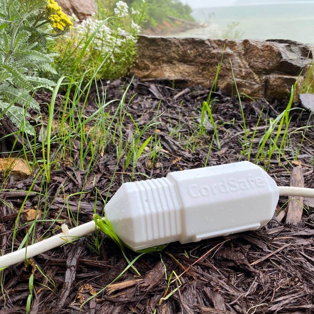 Extension Cord Safety Cover, Plug Protector for Lights, Power Tools, Weather Resistant, Indoor/Outdoor, White 4PK - Stu's Home Improvement Outlet